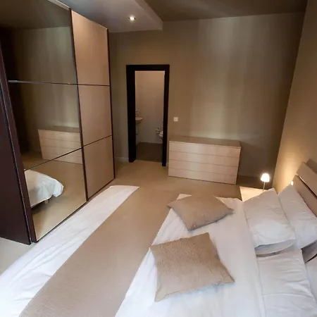 Apartman Depiro *